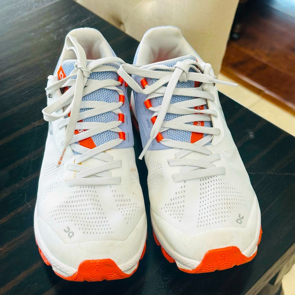 On Cloud size 7